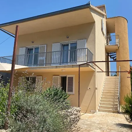 Apartment Happy Day *